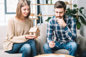 Pros and Cons of a Home Equity Line of Credit (HELOC):